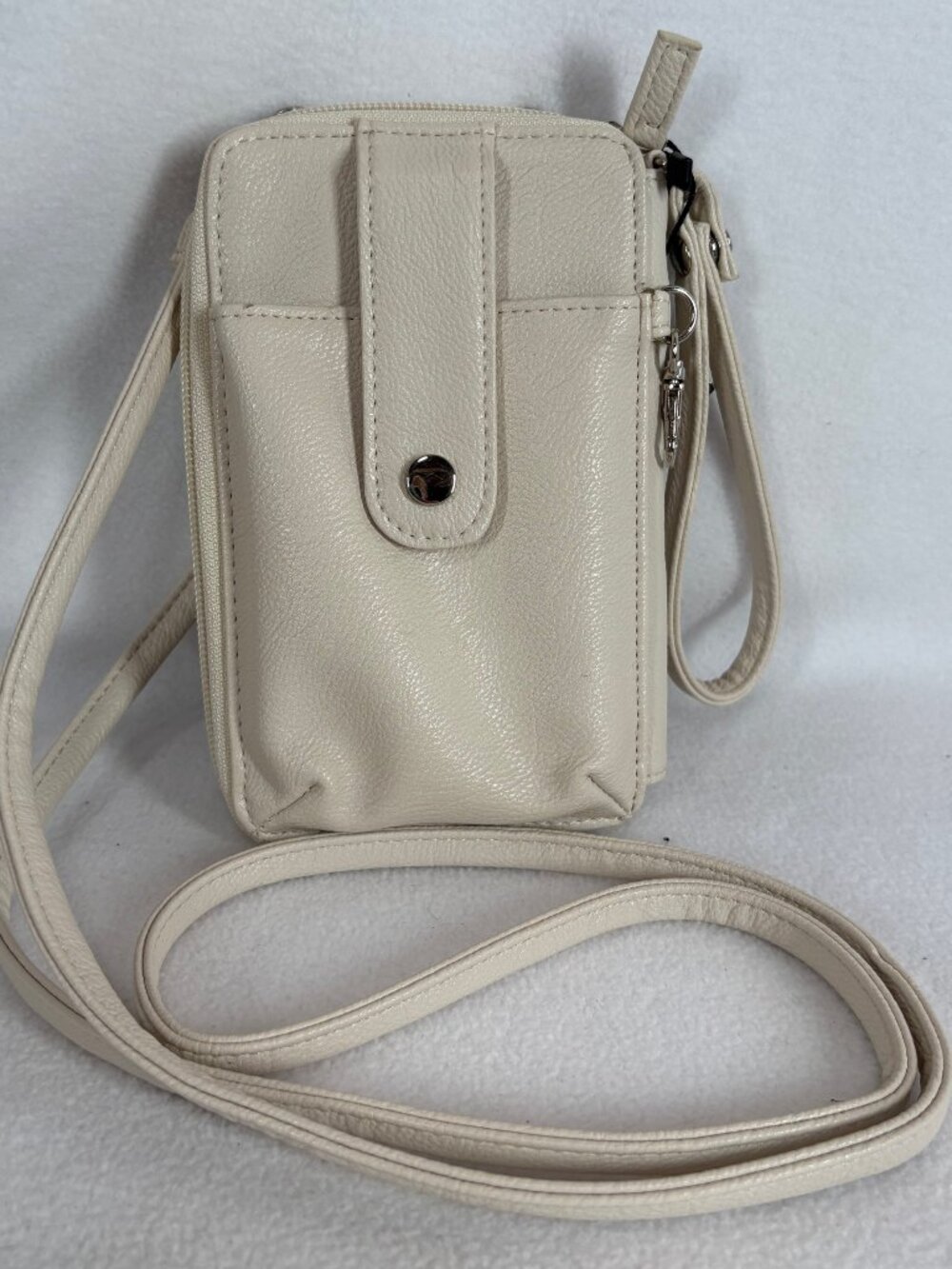 NWT Mundi Crossbody Wristlet Wallet Crossbody Bag Small Off White